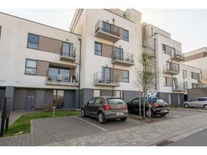 REZ-DE-CHAUSSEE A DEUX PAS DE LA GARE