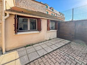 À LOUER - APPARTEMENT - MENNECY