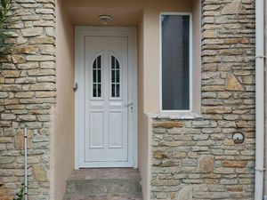 Appartement avec jardin privatif/forage/garage dans Villa