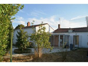 Vente maison 4 pièces 121 m² Saint-Jean-d'Hermine (85210)