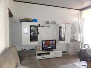 Petite maison deux chambres ( pas d'exterieur)