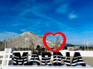 Aire De Stationnement Ferme