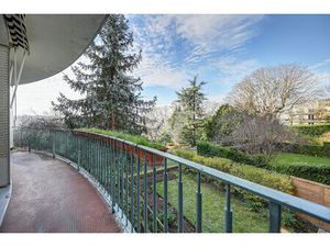 3 pièces 85 m2 centre ville avec ascenseur et balcon