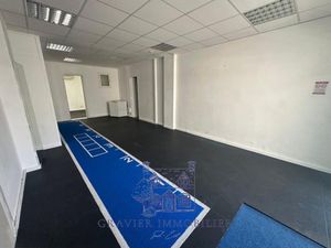 Mur d'un local d'activité