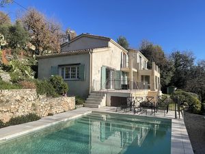 Villa en parfait état  au calme  4/5 chambres