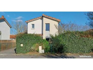 Maison T4 centre village