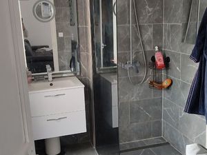 Maison avec jardin et garage ou dépendance à louer