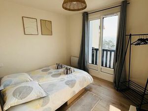 Joli F2 meublé à l'année vue mer