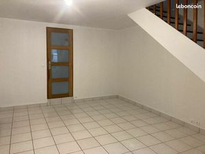 T2 bis duplex maison de ville centre bourg de Pont-Réan