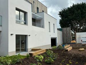 ⸻ À louer – T2 neuf avec terrasse – 1er étage – Parking couvert – Nantes Zola