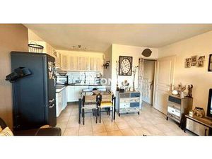 Appartement T2 avec aperçu mer – Résidence calme – Locataire sérieuse en place