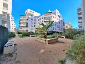 LUMINEUX T4 DE 75M² LIVRE EN 2020-TERRASSE+GARAGE-CARRE DE SOIE