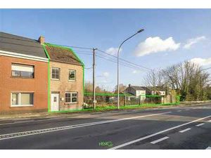 Maison 3 façades avec fort potentiel à Leuze