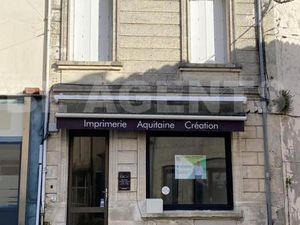 Immeuble locatif avec local et logement - Hyper centre de Blaye -