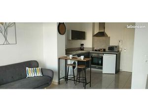 Appartement 2 pièces récent + parking