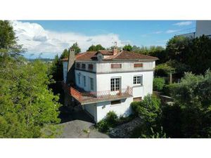 En exclusivité au quartier du Bas Brésis  grande maison d'architecte disposant de 2 logeme