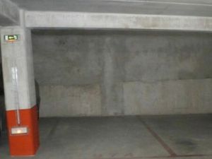 Parking sous terrain proche rosny 2