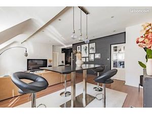 Nantes Hyper-Centre T3 Meublé Lumineux 81m² + Cour 100m²