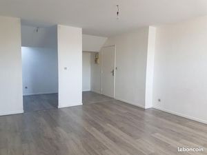 Vaste F1 moderne dans résidence calme