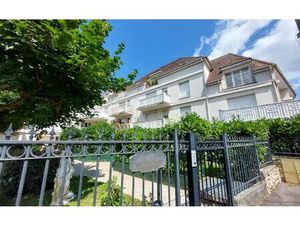 Location appartement  26.12 m² T-1 à Pontault-Combault  709 €