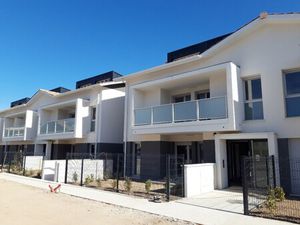 T2 en duplex avec loggia et parkings à VILLENAVE D'ORNON