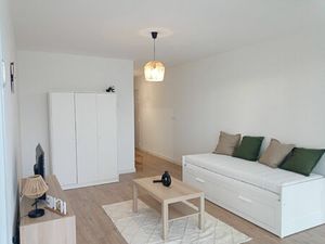 Location appartement 1 pièce  36.00m²  Fleury