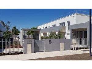 2 Pièces avec terrasse et une place de parking  BBC  jolies prestations