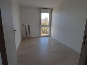 T4 lumineux  3 chambres  REFAIT A NEUF Zone de la Saline