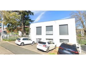 Local commercial - Showroom