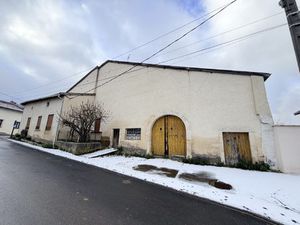 Ancienne ferme avec de gros volume a renover