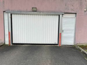Garage individuel sécurisé à Illzach rue de Niffer accès par porte automatique