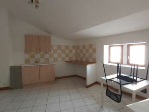 A louer T3 lodeve centre 3eme étage