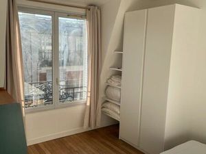 Studio meublé 24m². Refait à neuf. Dernier étage  lumineux. Butte aux Cailles