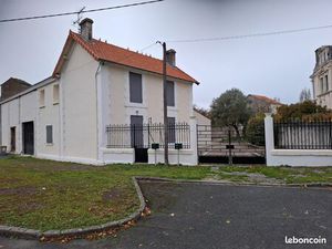Location maison avec garage  cour et parking