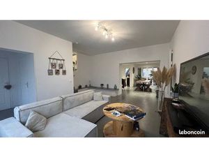 Maison de ville a louer à PAUILLAC