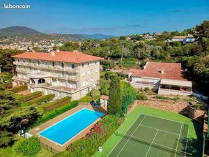 Sainte maxime vue mer - t4 meublé de 100 m2 dans résidence standing avec jardin + garage