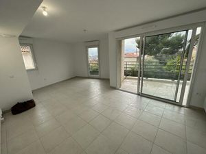 T3 avec balcon et parking à TOULON