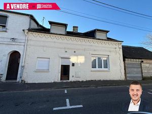 Maison de ville avec potentiel ? Rue calme  proche établissements scolaires