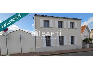 SAINTES  MAISON RENOVEE DE 84 m² 3 CHAMBRES  TERRASSE ET PARKING