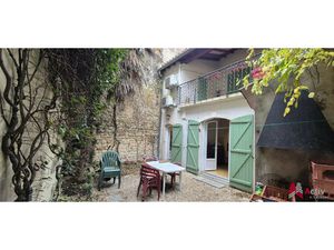 Belle maison de ville avec cour