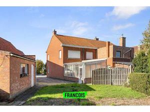 Huis te koop in Oostkamp met 3 slaapkamers
