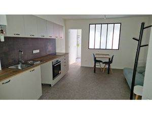 F2 meubles à disposition