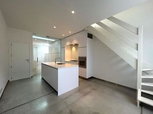 Instapklare stadswoning met zonneterras te Roeselare!