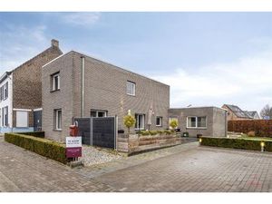 Huis te koop in Lotenhulle met 4 slaapkamers