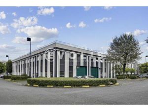A Louer - Bureaux et Locaux d'activité à partir de 66 m² - Verrières le Buisson (91)