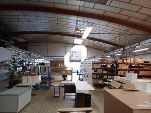 A LOUER  LOCAL AVEC SHOW ROOM BUREAUX IDEAL GROSSISTE