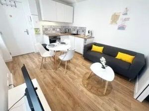 Location appartement 2 pièces 26 m² à Reims (51100)