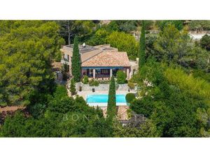 Maison contemporaine – Un havre de paix en lisière de garrigue