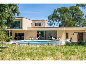 Maison contemporaine avec piscine