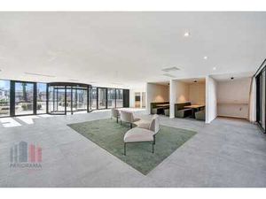 826 m² de bureaux prêts à l'emploi à proximité du R4